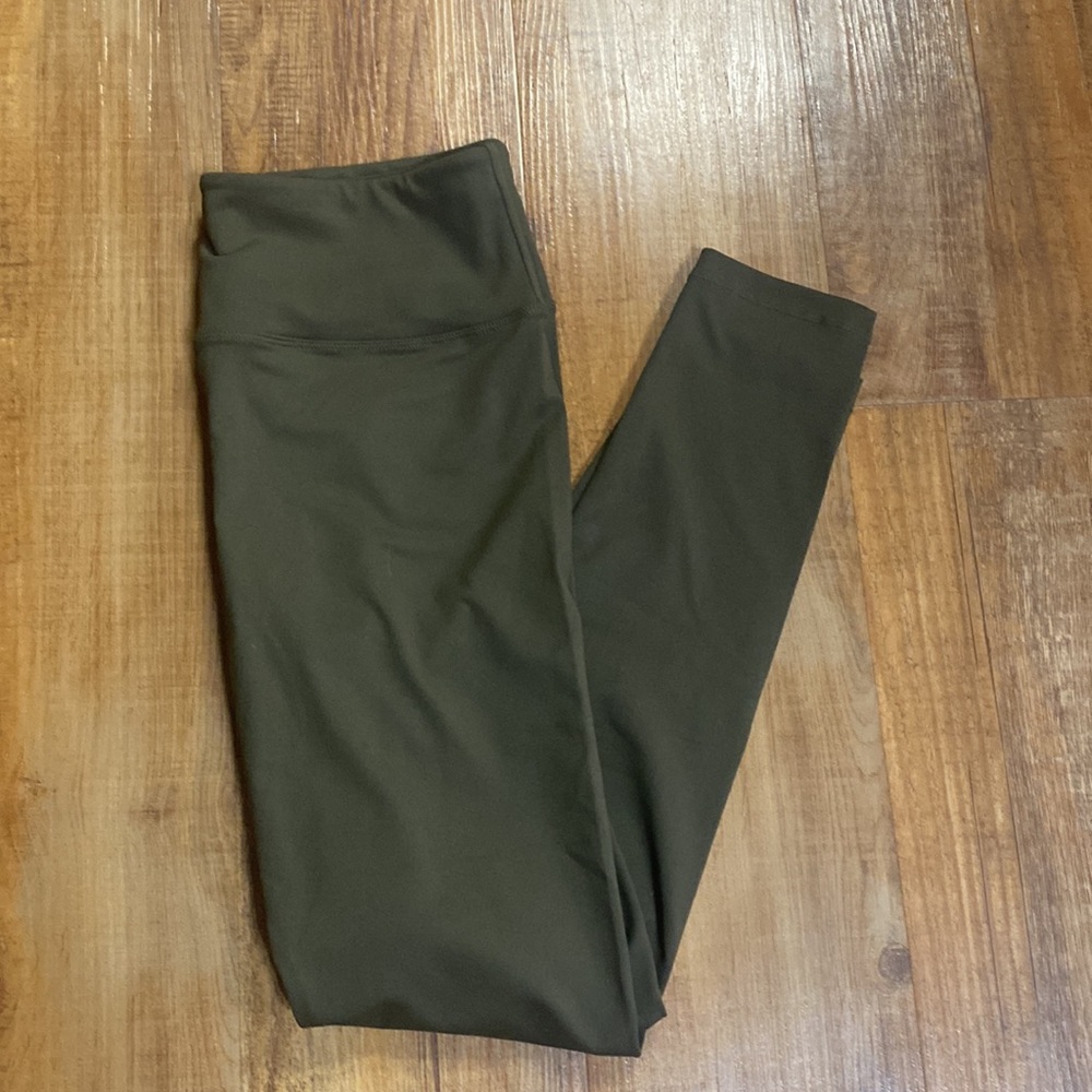 Fornia olive green leggings size Medium